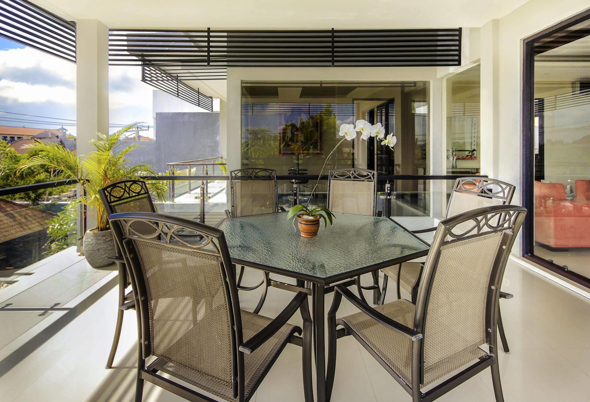 Villa Cascade Seminyak Buitenkant foto