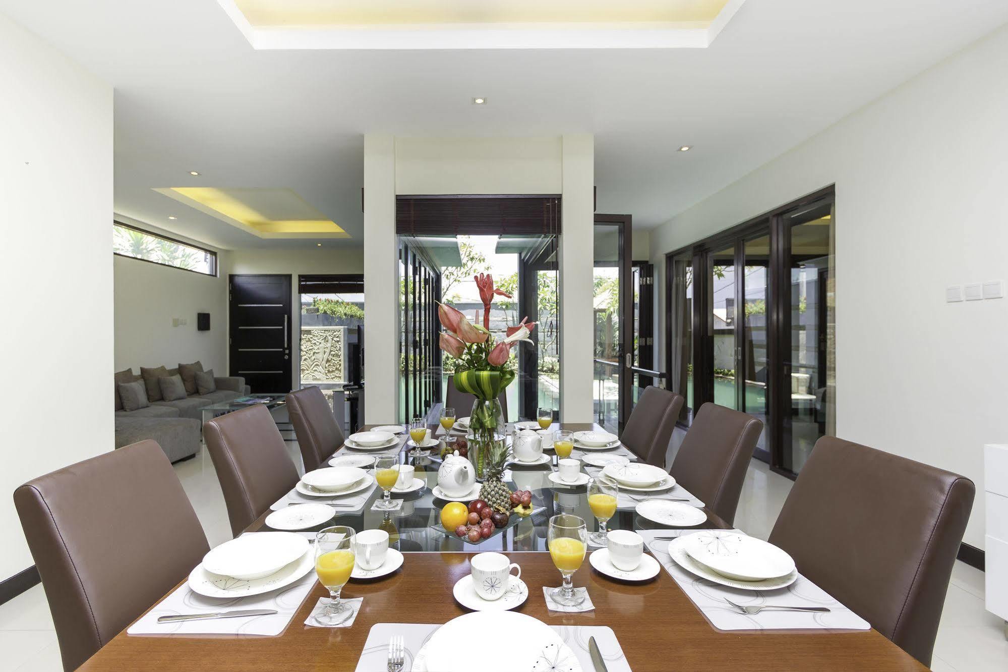 Villa Cascade Seminyak Buitenkant foto