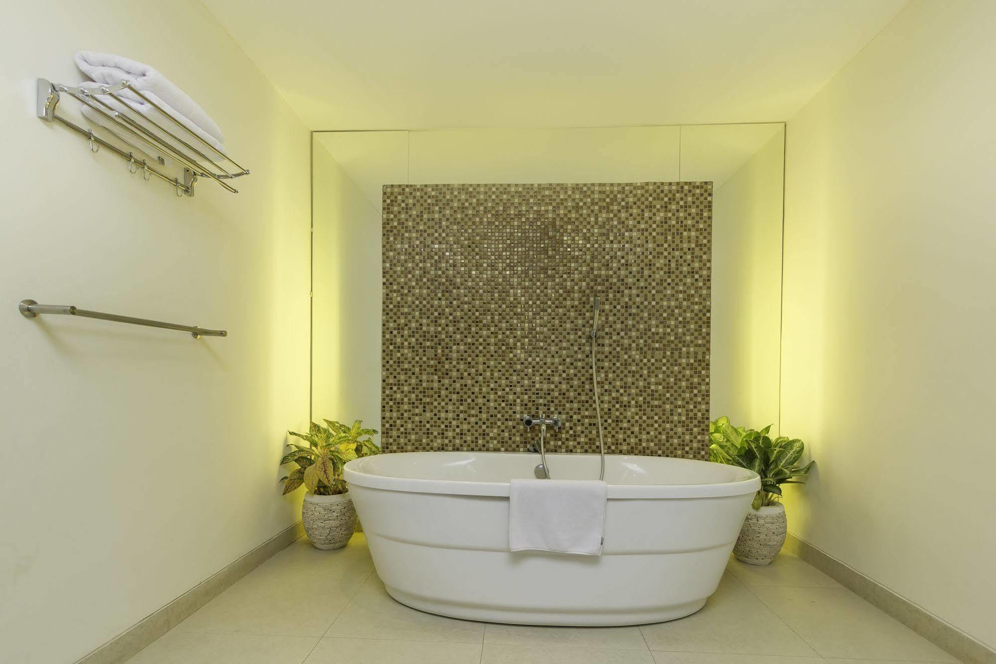 Villa Cascade Seminyak Buitenkant foto