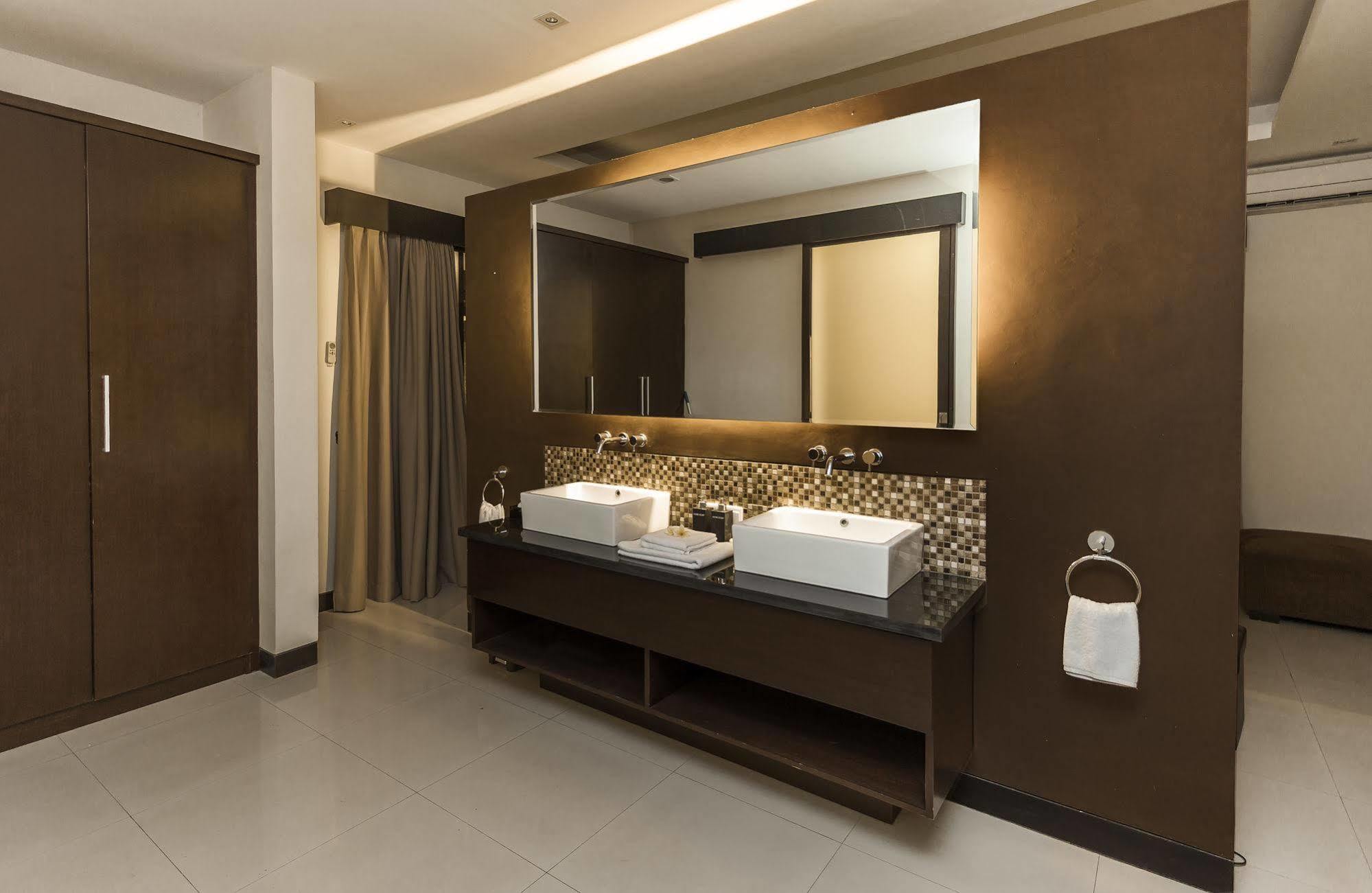 Villa Cascade Seminyak Buitenkant foto